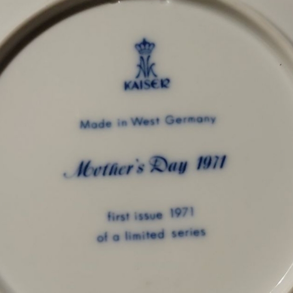 Vtg 71 Kaiser Royale Blue Winter China Mother's Day Plate Mare Foal West Germany - Picture 4 of 4